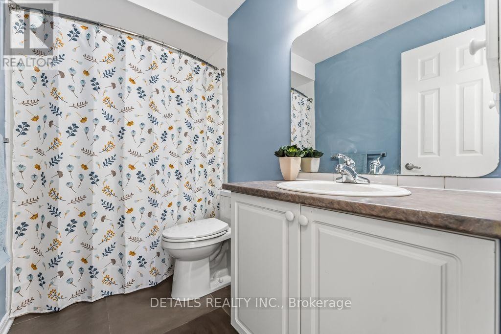












8 WIMBLEDON WAY

,
Ottawa,




Ontario
K2K3J2


