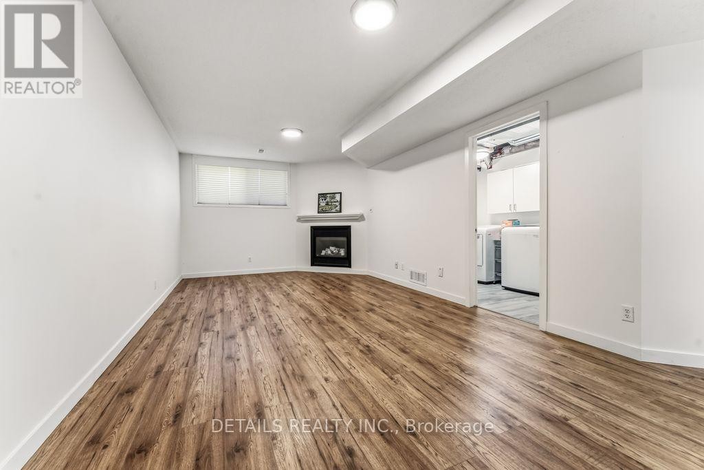 












8 WIMBLEDON WAY

,
Ottawa,




Ontario
K2K3J2

