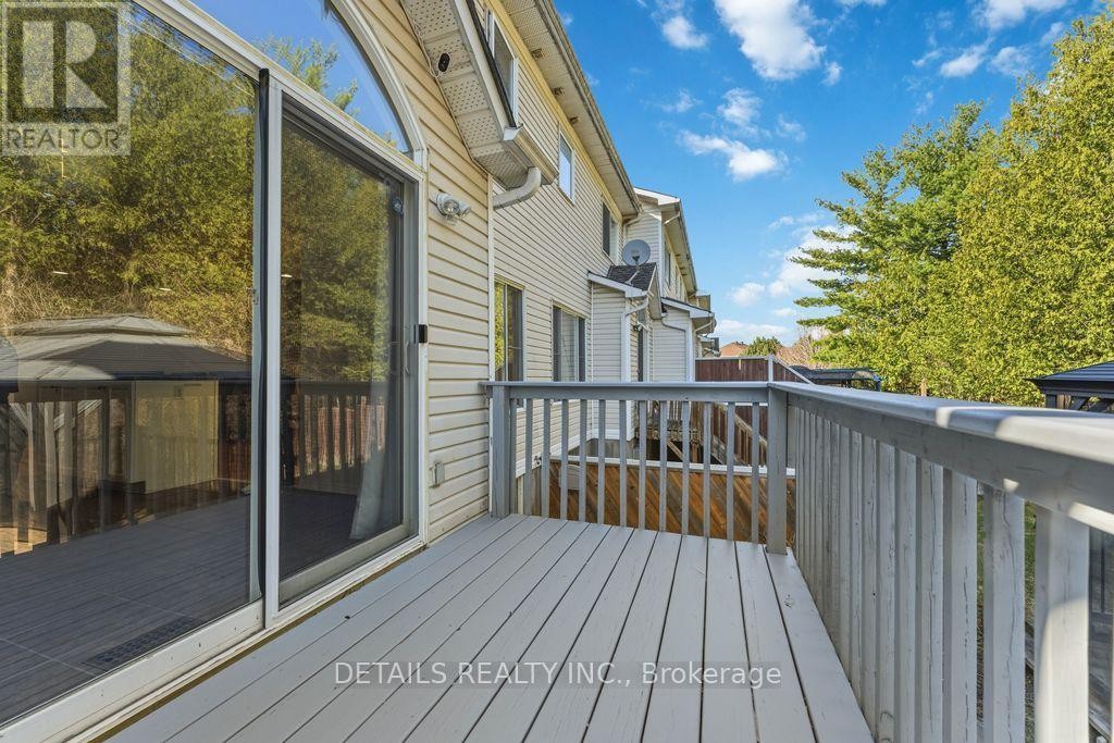 












8 WIMBLEDON WAY

,
Ottawa,




Ontario
K2K3J2

