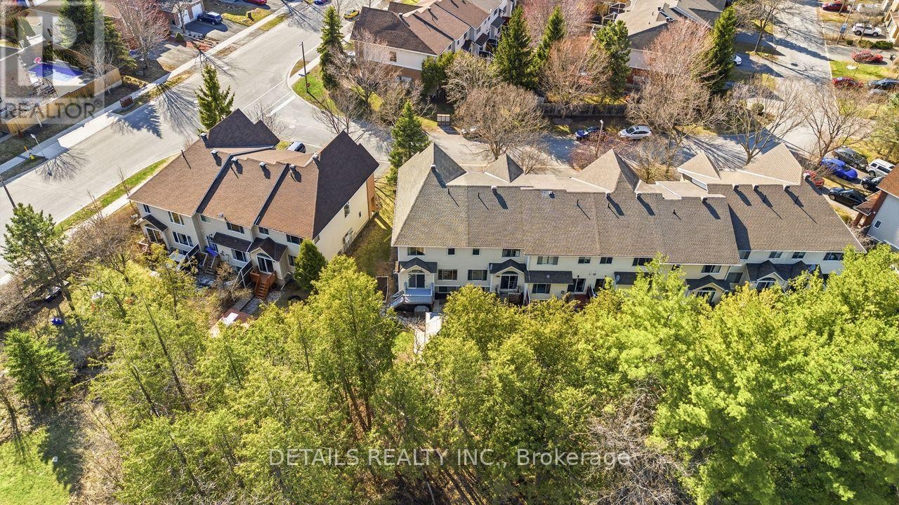 












8 WIMBLEDON WAY

,
Ottawa,




Ontario
K2K3J2

