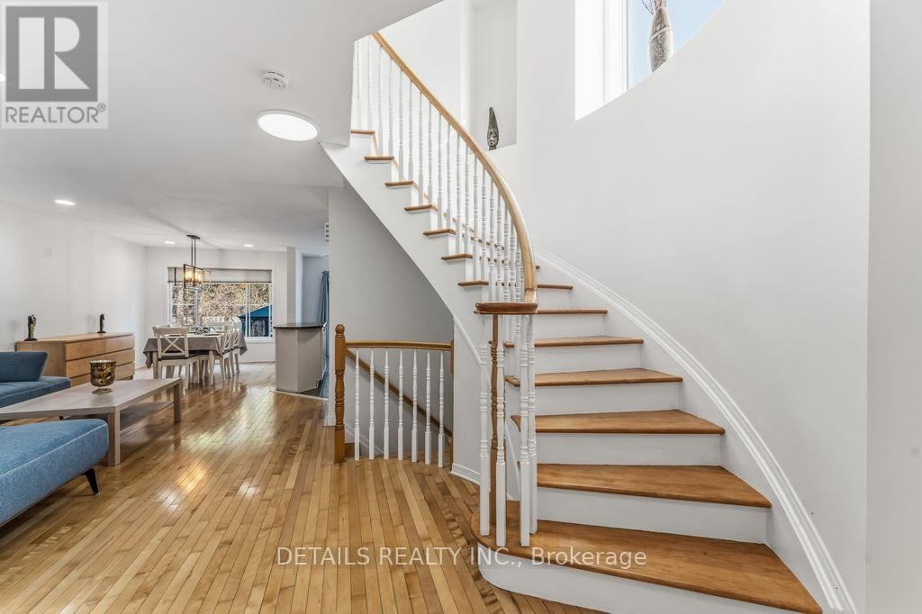 












8 WIMBLEDON WAY

,
Ottawa,




Ontario
K2K3J2

