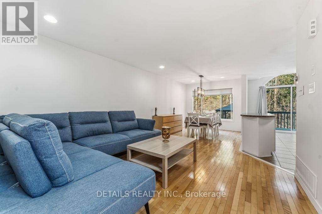 












8 WIMBLEDON WAY

,
Ottawa,




Ontario
K2K3J2

