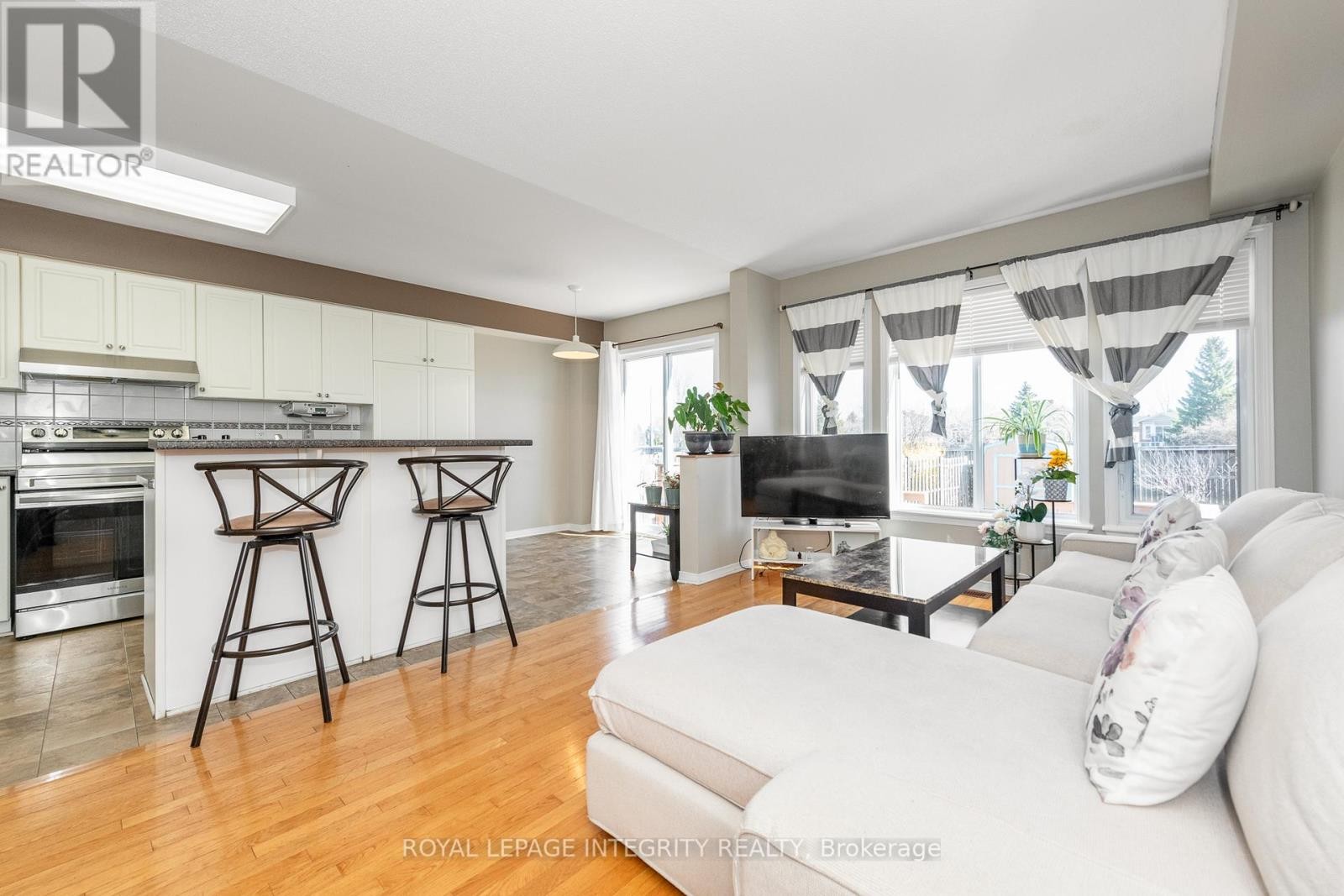 












915 SCHOONER CRESCENT

,
Ottawa,




Ontario
K1V1Y3

