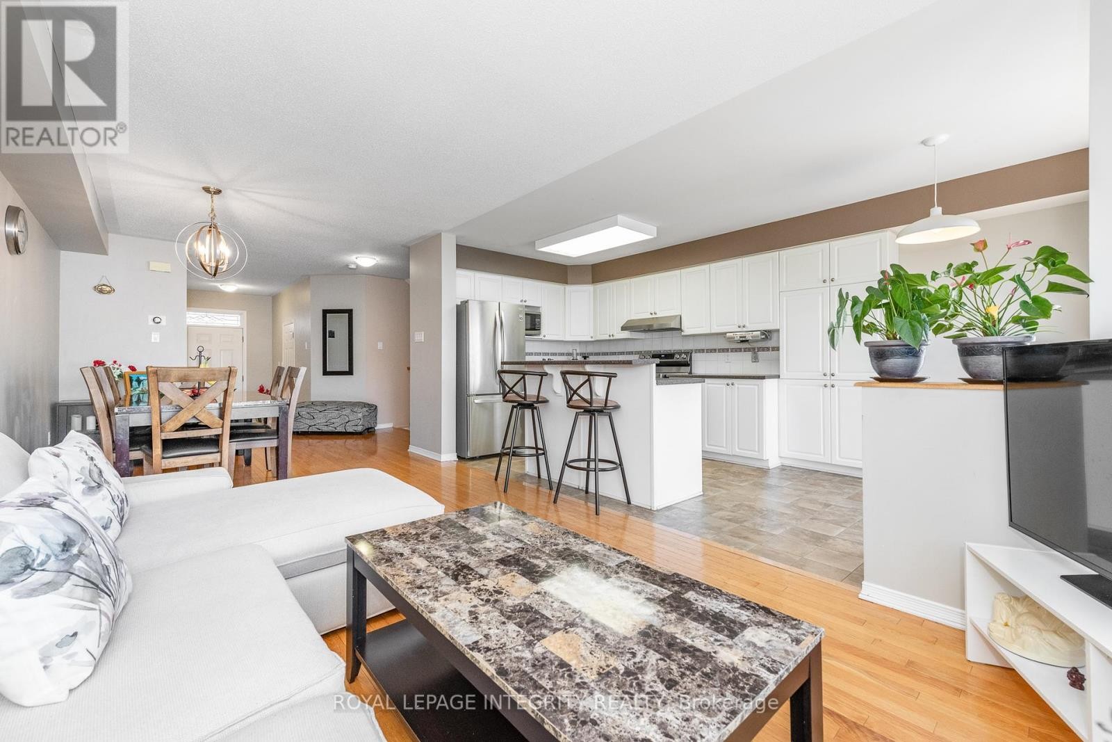 












915 SCHOONER CRESCENT

,
Ottawa,




Ontario
K1V1Y3

