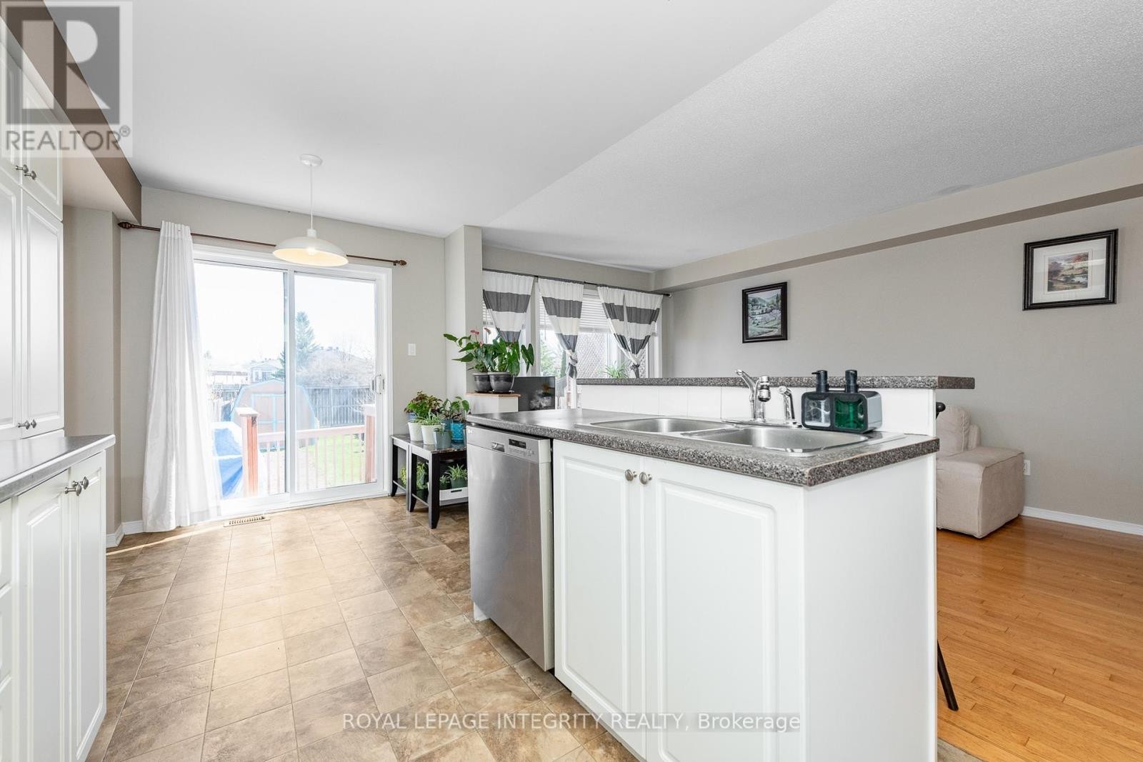 












915 SCHOONER CRESCENT

,
Ottawa,




Ontario
K1V1Y3


