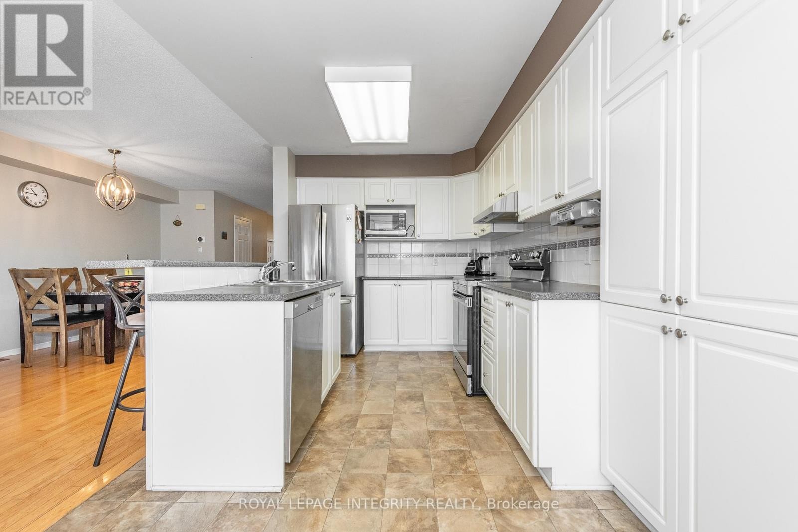 












915 SCHOONER CRESCENT

,
Ottawa,




Ontario
K1V1Y3

