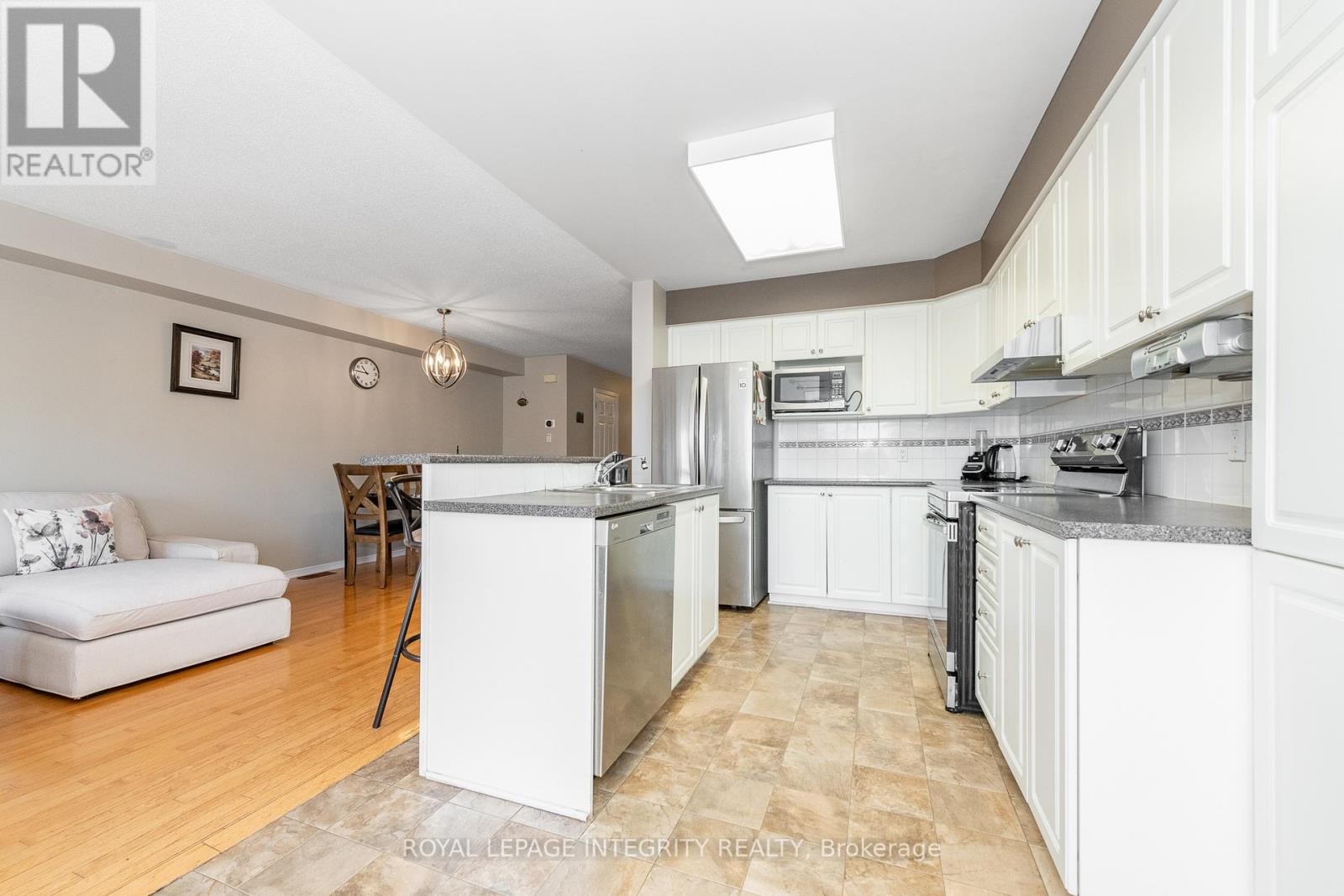 












915 SCHOONER CRESCENT

,
Ottawa,




Ontario
K1V1Y3

