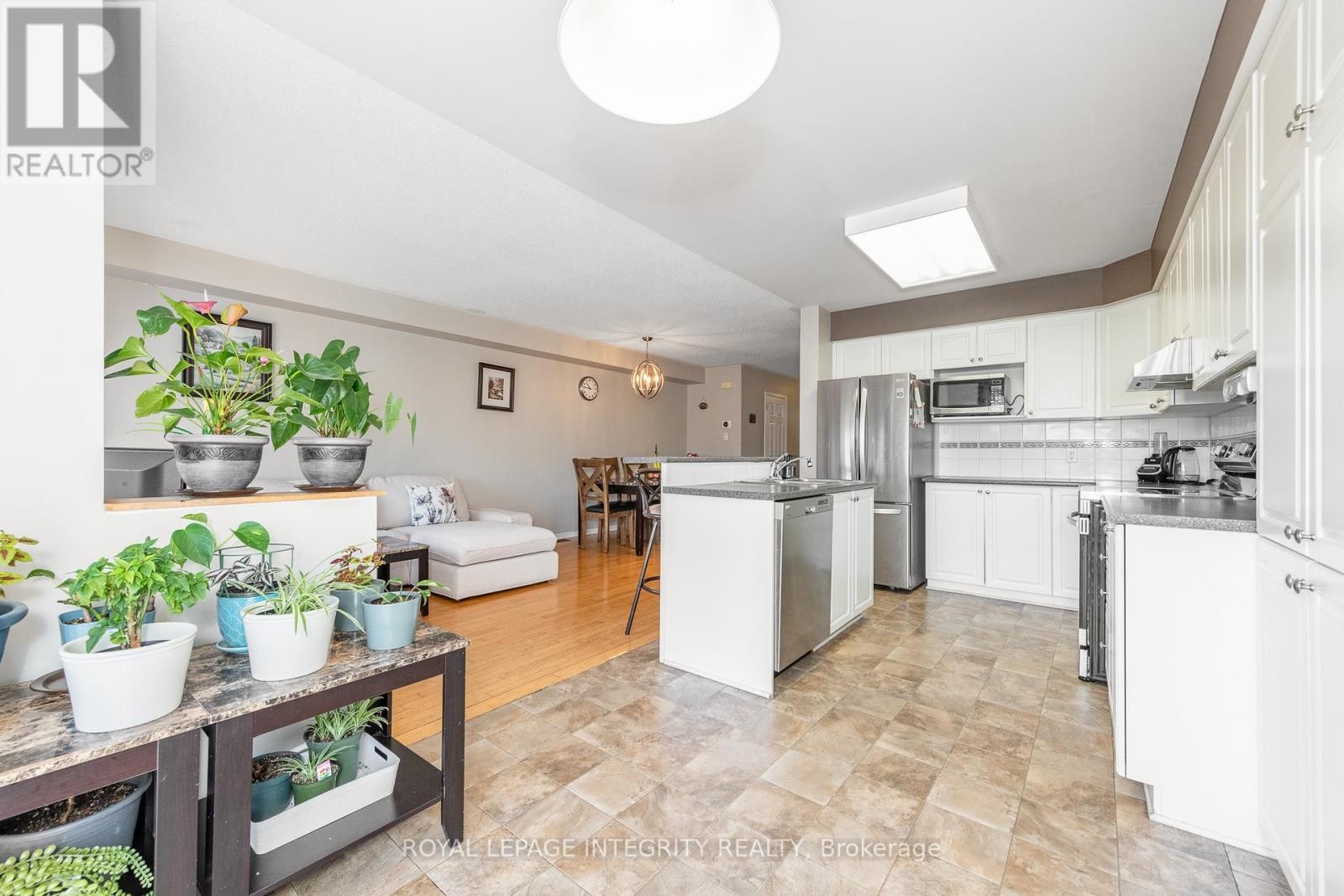 












915 SCHOONER CRESCENT

,
Ottawa,




Ontario
K1V1Y3

