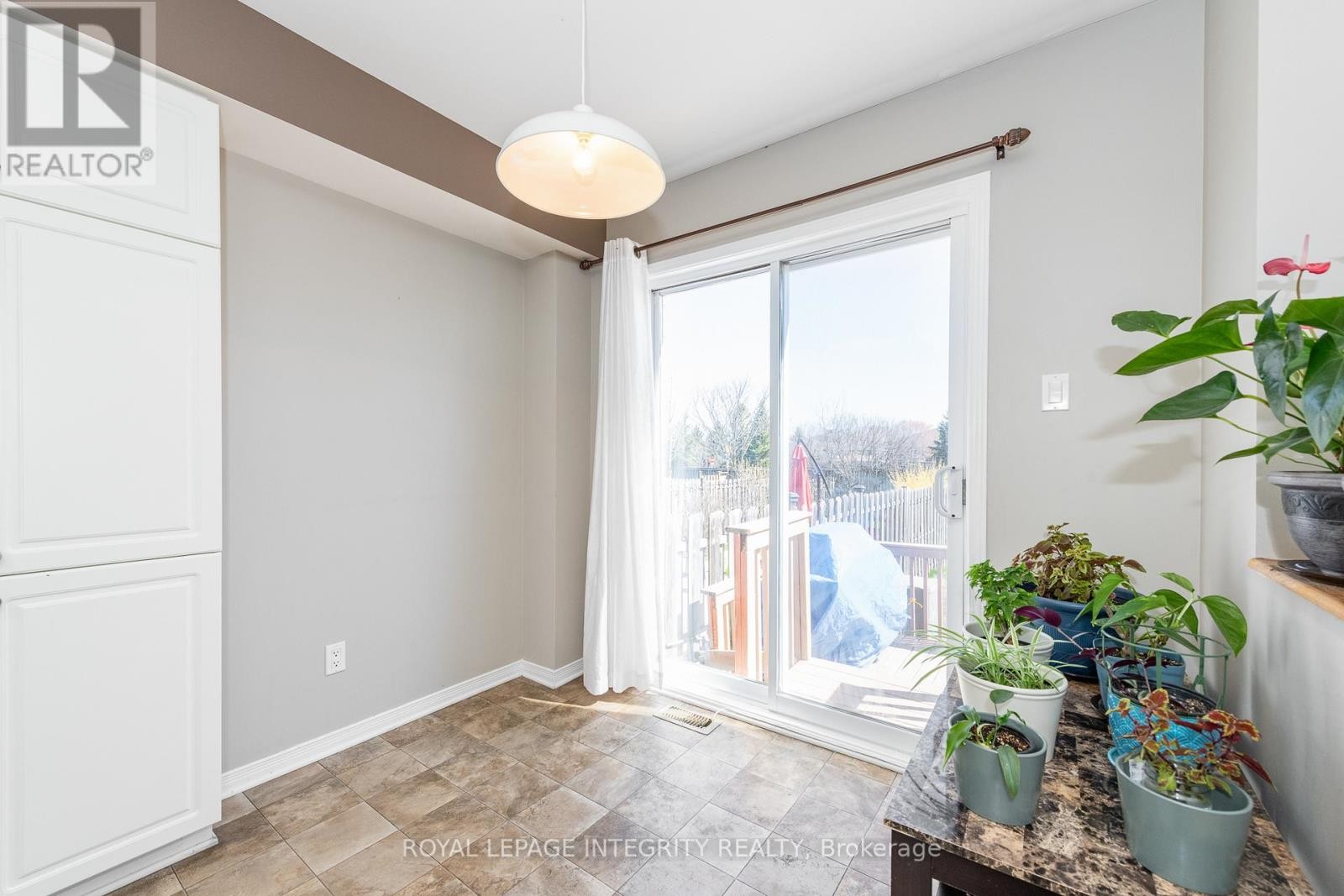 












915 SCHOONER CRESCENT

,
Ottawa,




Ontario
K1V1Y3

