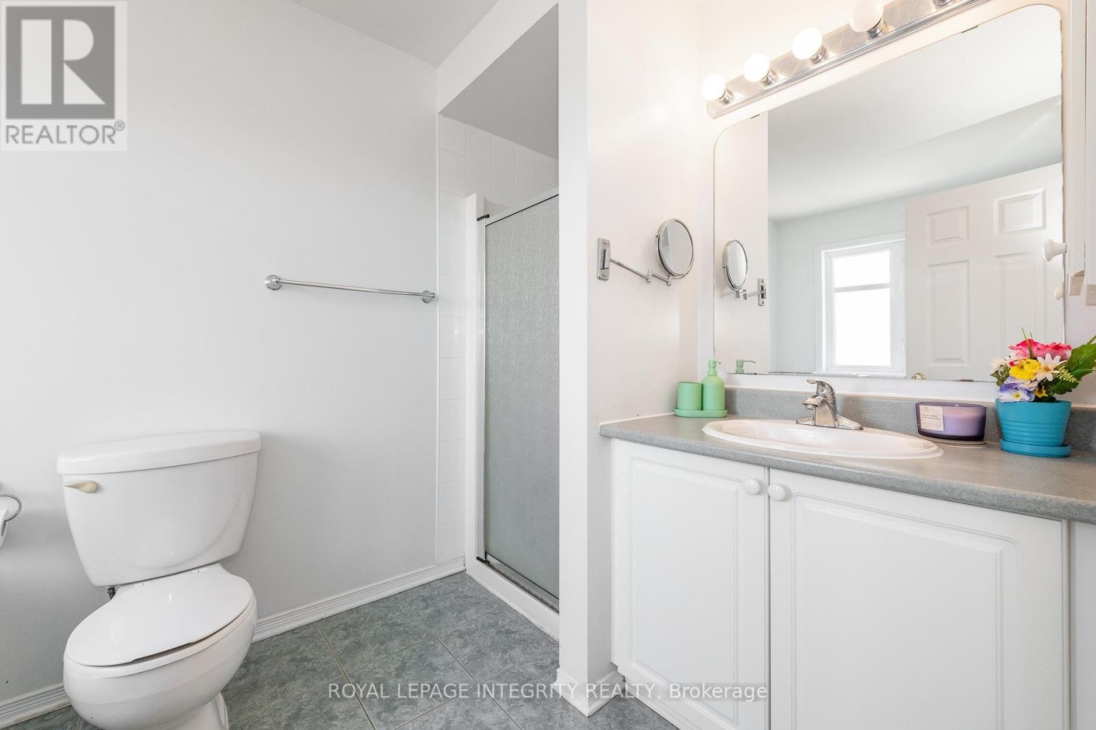 












915 SCHOONER CRESCENT

,
Ottawa,




Ontario
K1V1Y3

