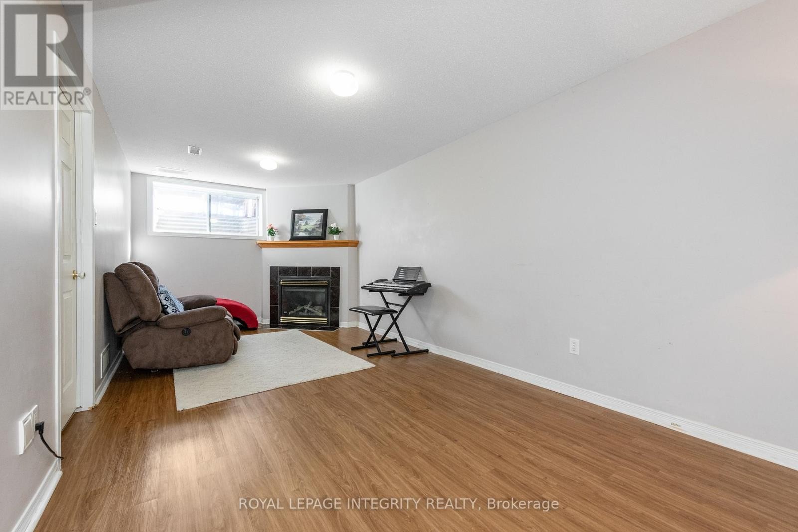 












915 SCHOONER CRESCENT

,
Ottawa,




Ontario
K1V1Y3

