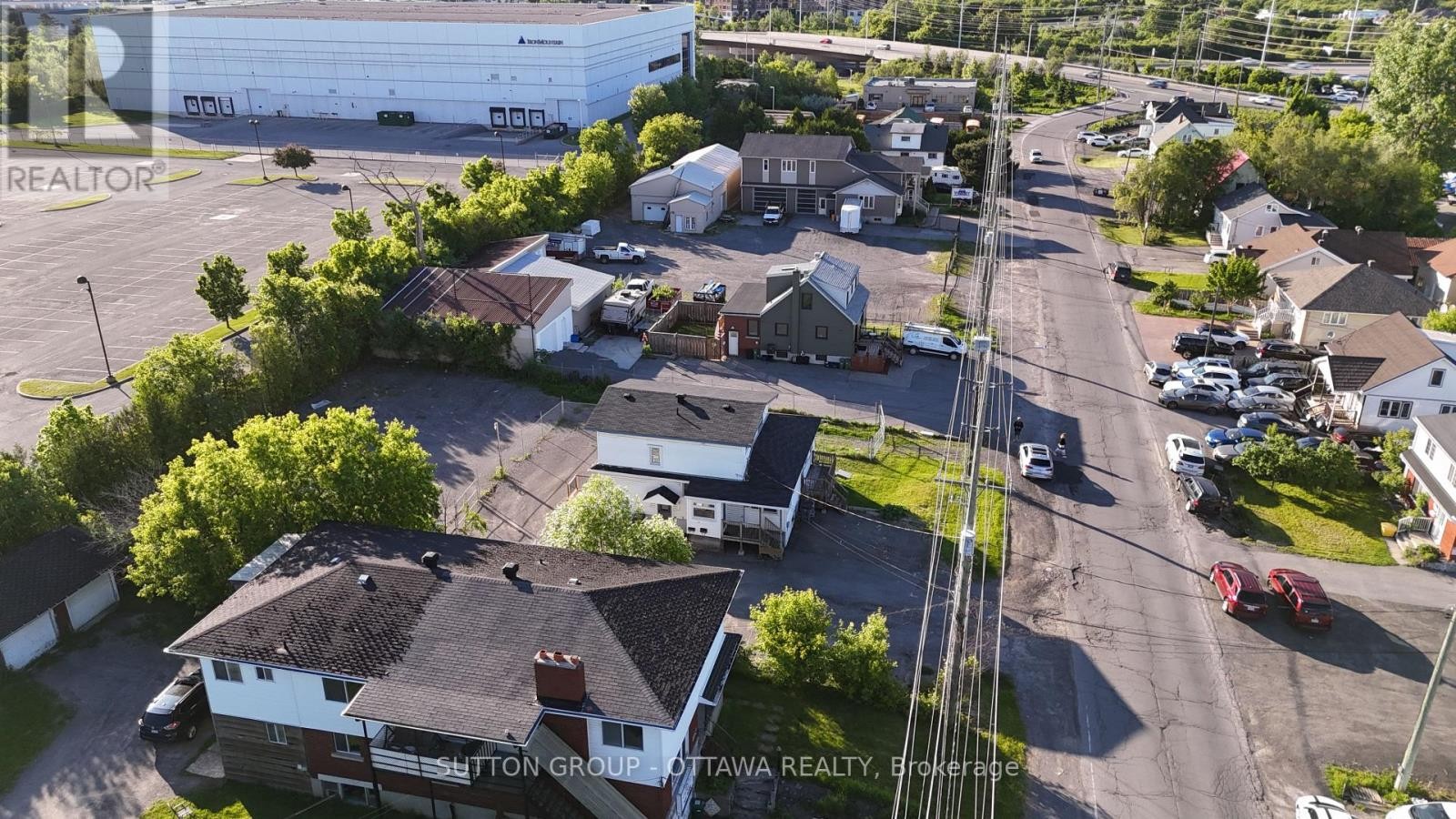 












1368 LABRIE AVENUE

,
Ottawa,




Ontario
K1B3M1

