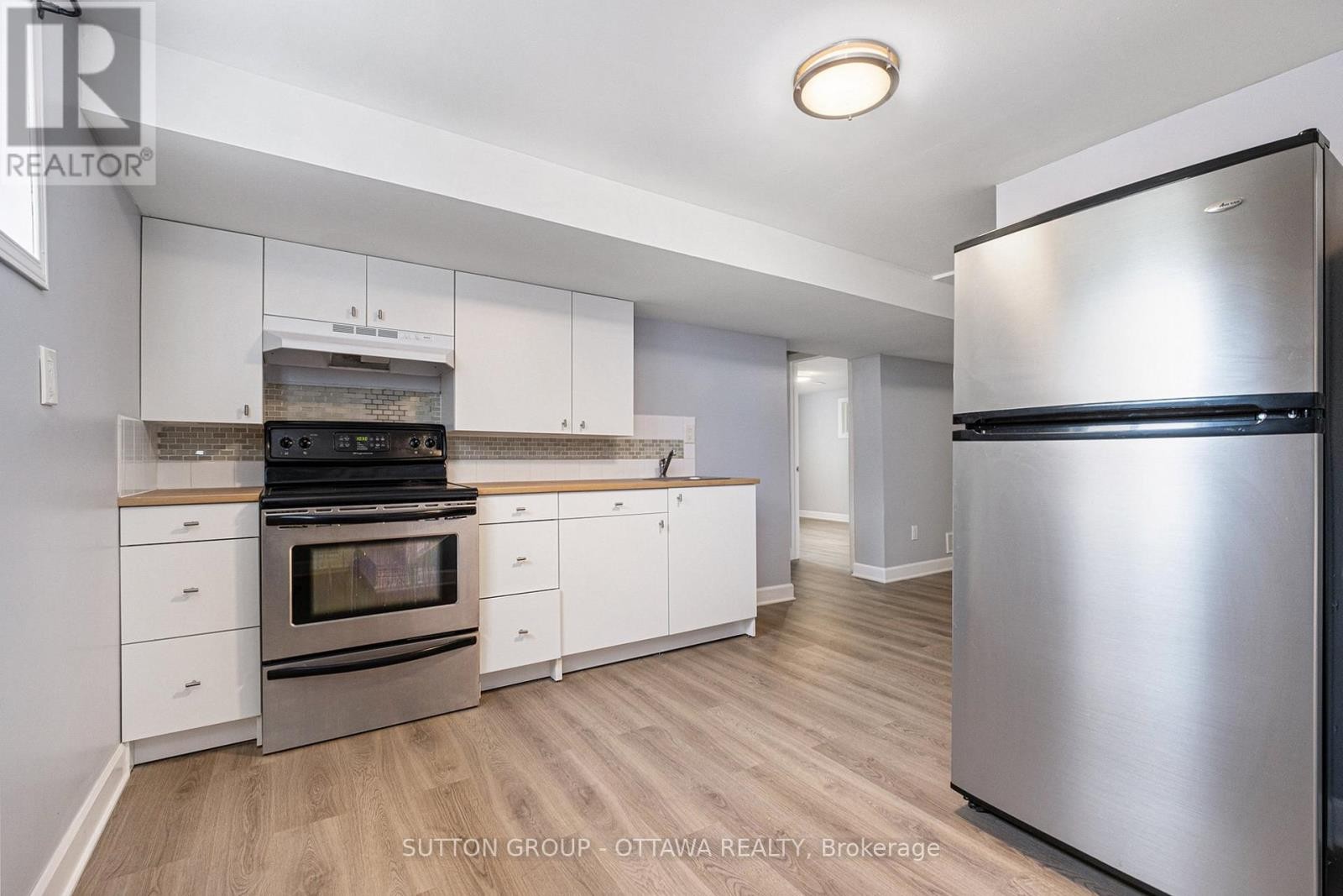 












1368 LABRIE AVENUE

,
Ottawa,




Ontario
K1B3M1

