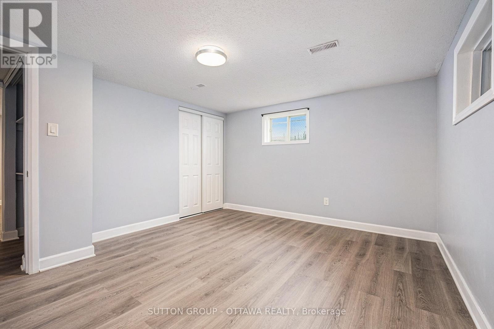 












1368 LABRIE AVENUE

,
Ottawa,




Ontario
K1B3M1

