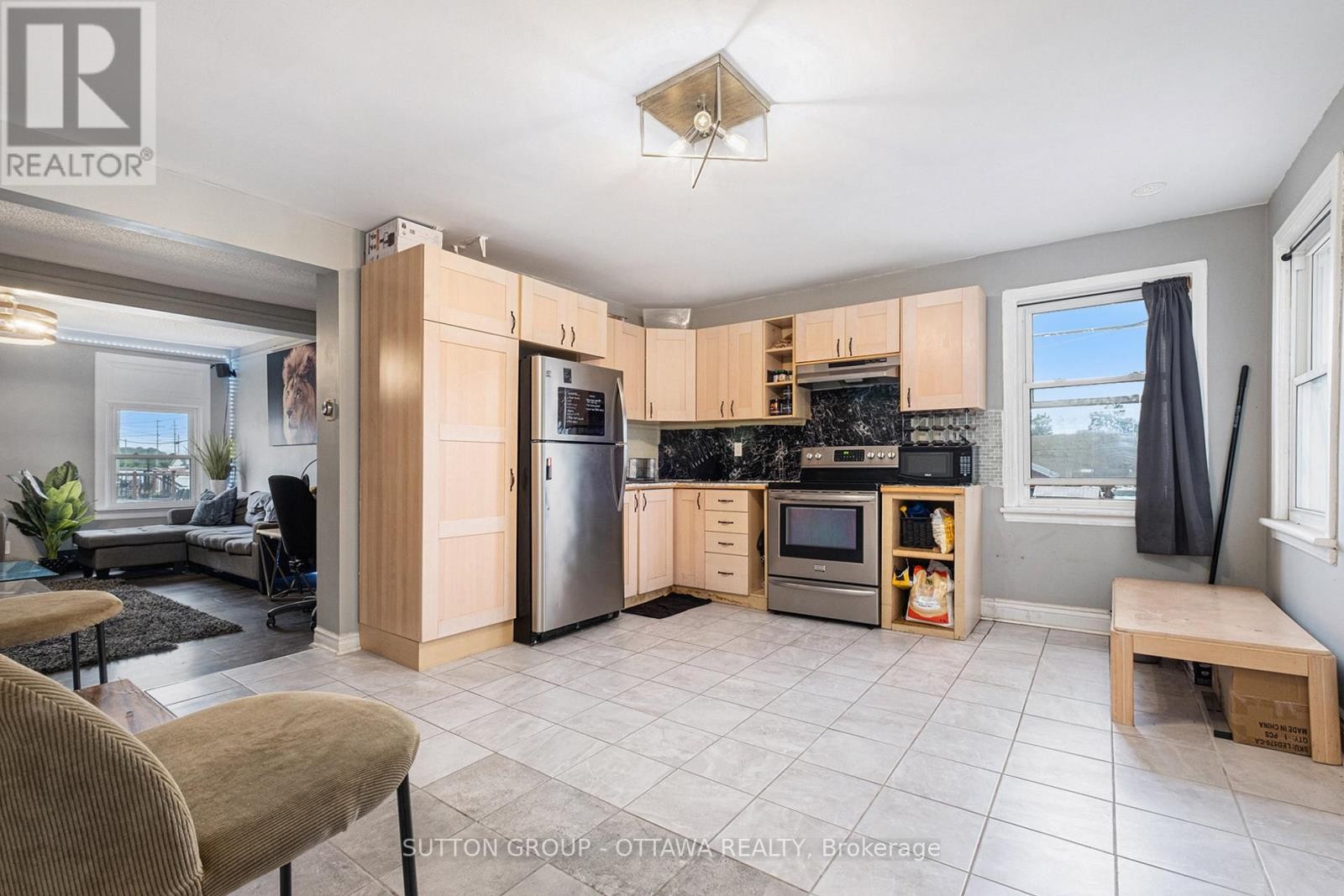 












1368 LABRIE AVENUE

,
Ottawa,




Ontario
K1B3M1

