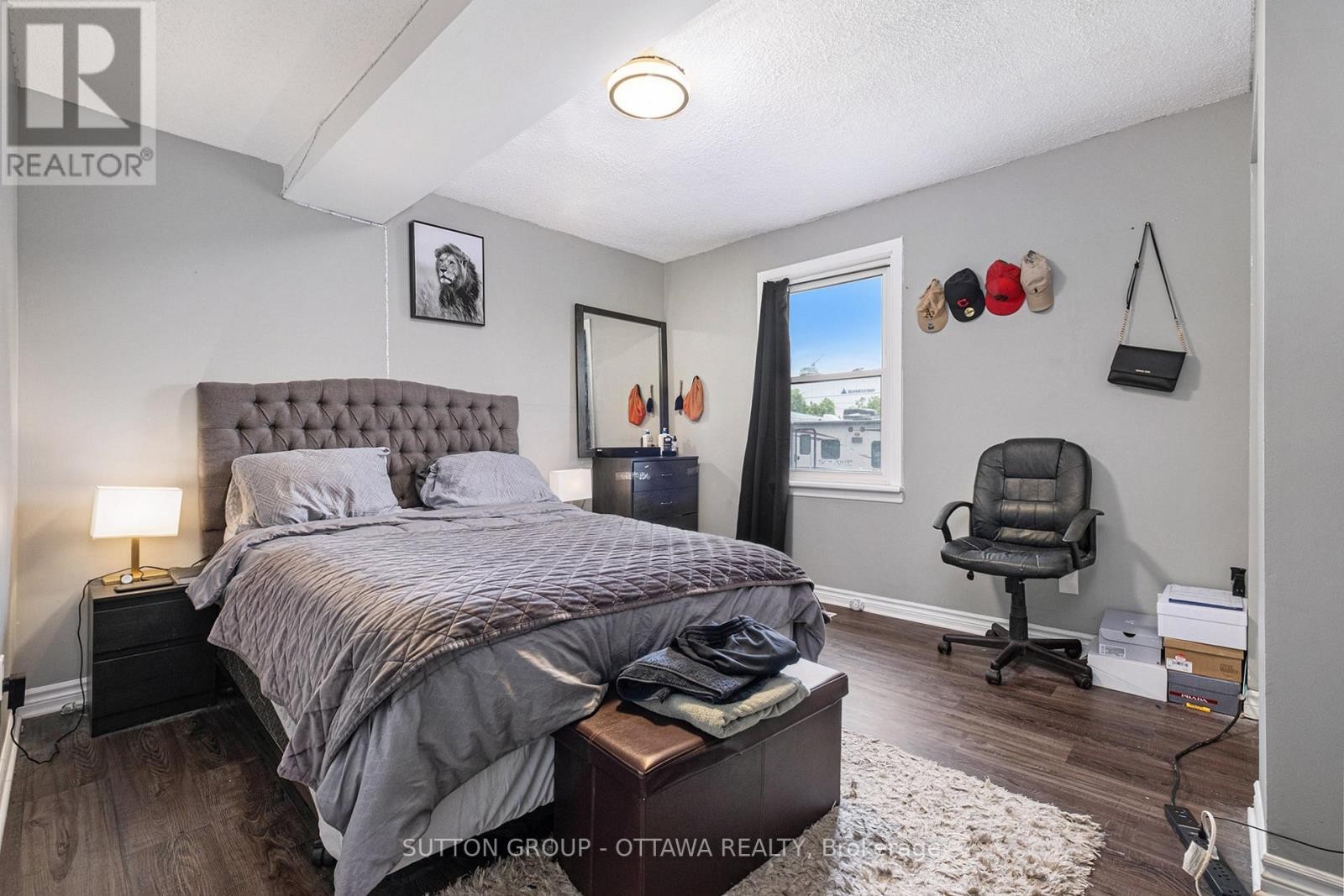 












1368 LABRIE AVENUE

,
Ottawa,




Ontario
K1B3M1

