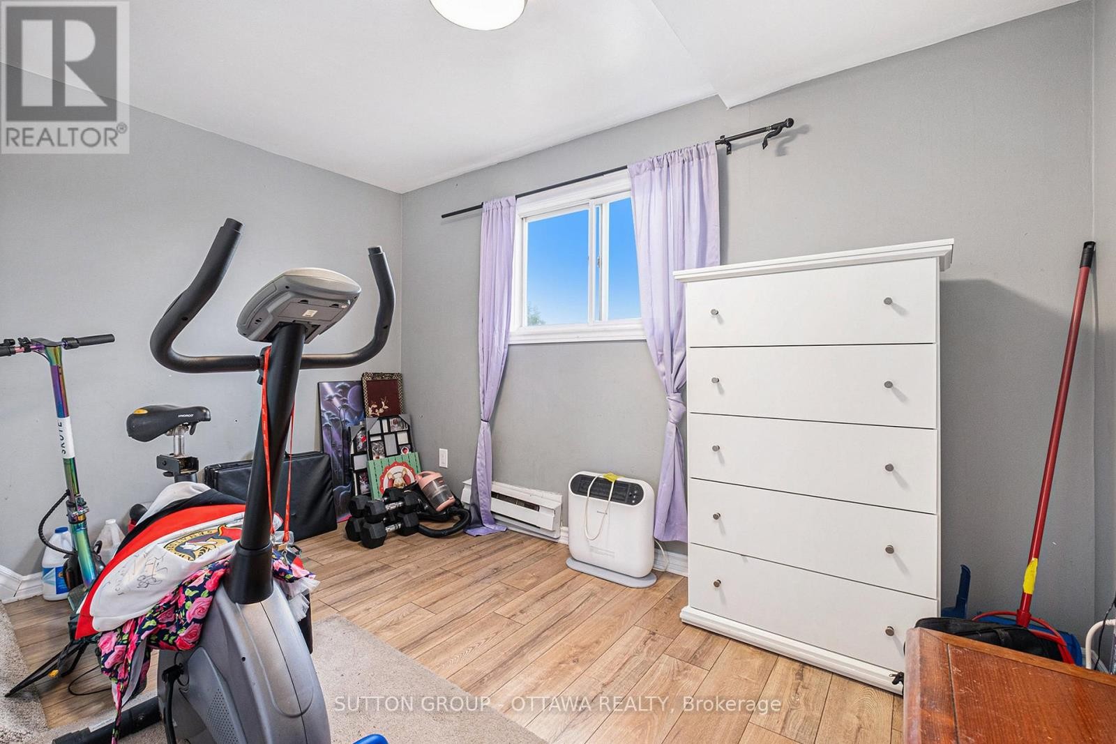 












1368 LABRIE AVENUE

,
Ottawa,




Ontario
K1B3M1


