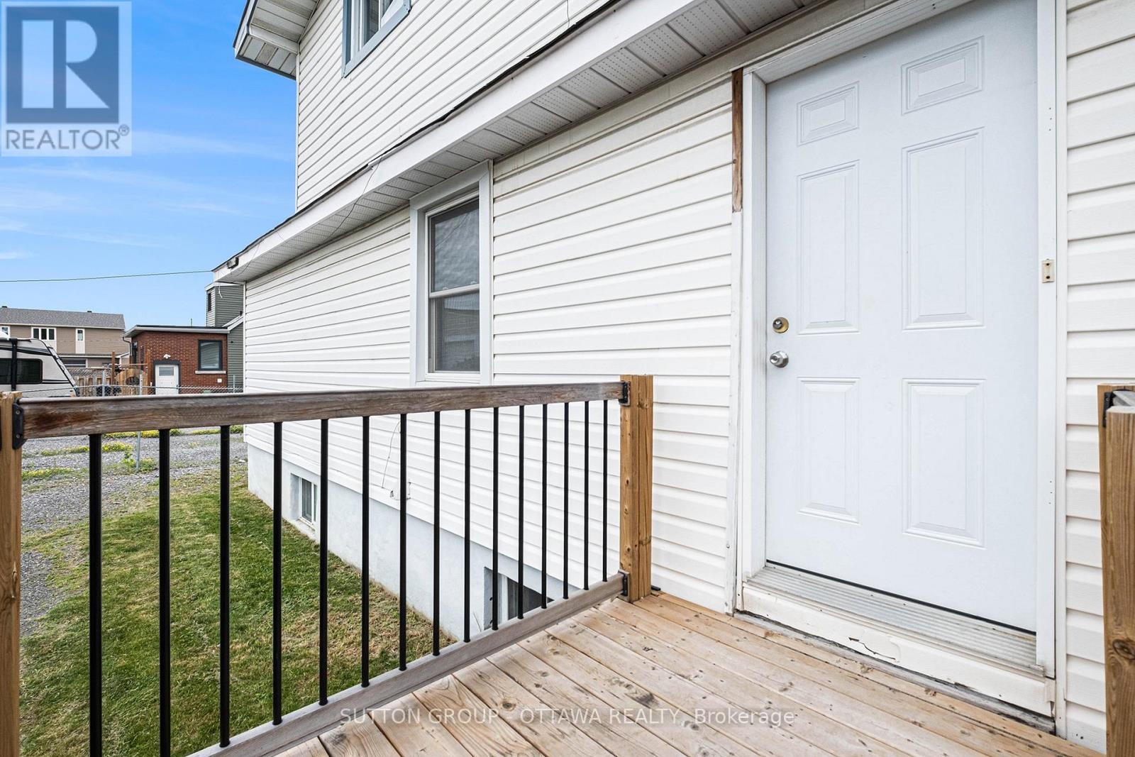












1368 LABRIE AVENUE

,
Ottawa,




Ontario
K1B3M1

