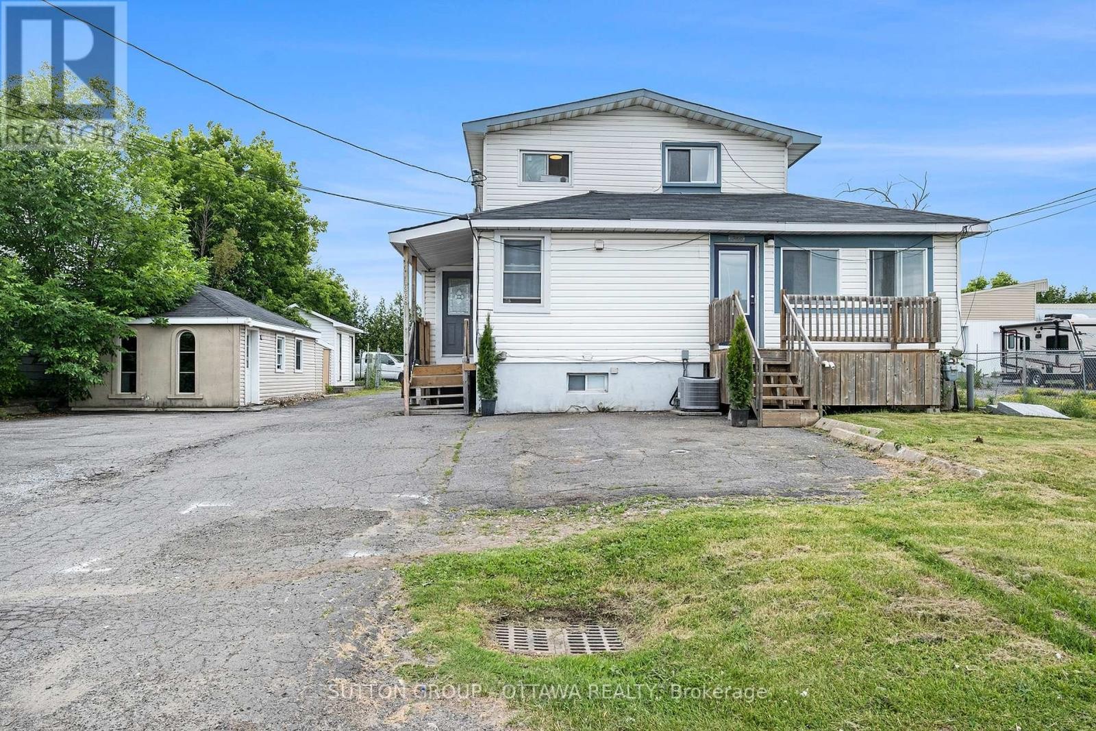 












1368 LABRIE AVENUE

,
Ottawa,




Ontario
K1B3M1

