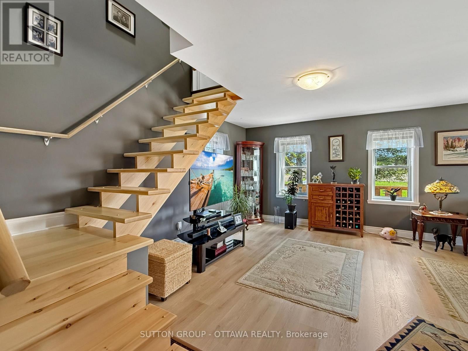 












17389 MCPHAIL ROAD

,
South Stormont,




Ontario
K0C2A0

