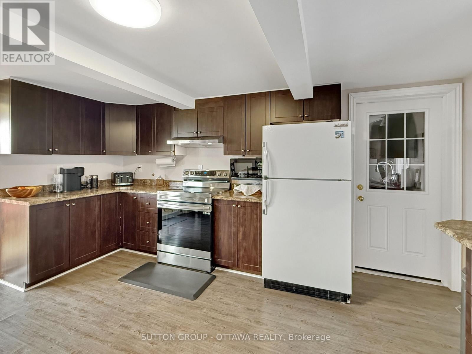 












17389 MCPHAIL ROAD

,
South Stormont,




Ontario
K0C2A0

