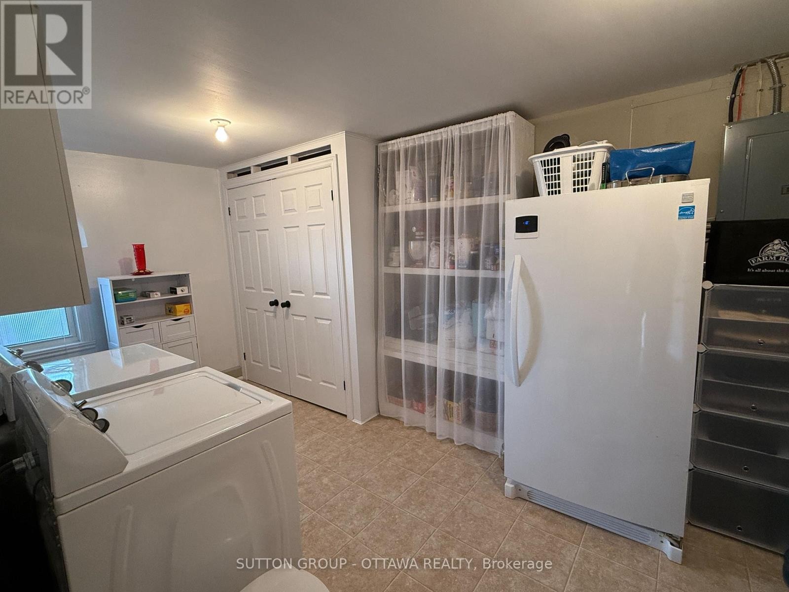 












17389 MCPHAIL ROAD

,
South Stormont,




Ontario
K0C2A0


