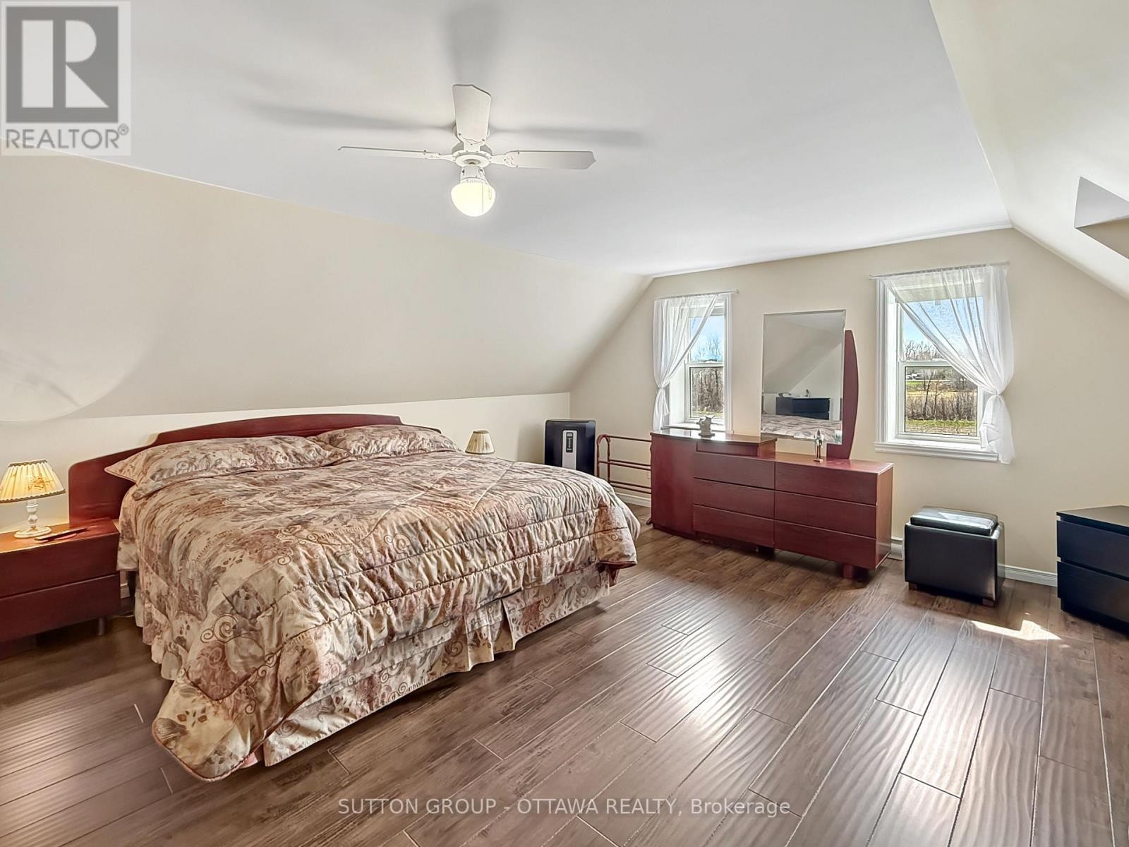












17389 MCPHAIL ROAD

,
South Stormont,




Ontario
K0C2A0

