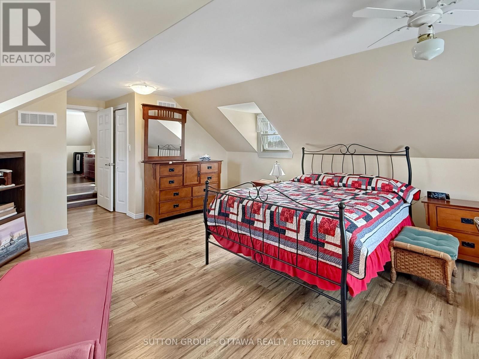 












17389 MCPHAIL ROAD

,
South Stormont,




Ontario
K0C2A0

