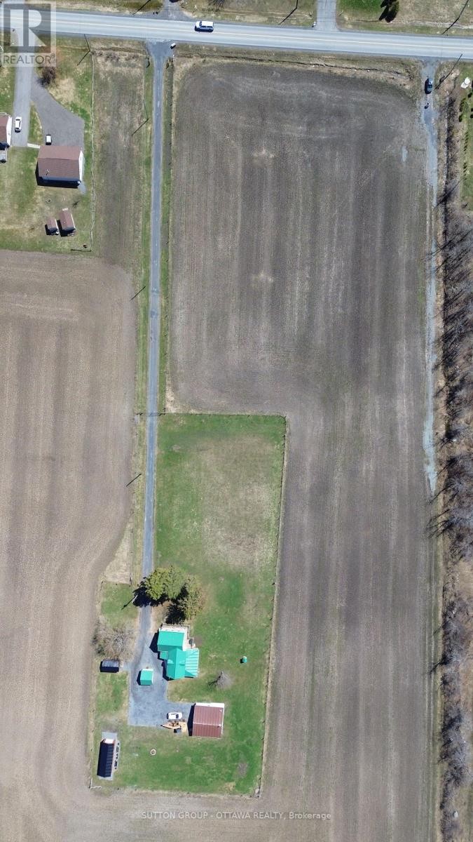 












17389 MCPHAIL ROAD

,
South Stormont,




Ontario
K0C2A0

