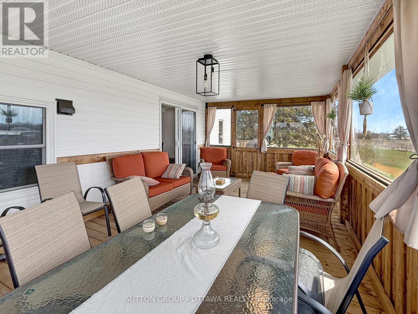 












17389 MCPHAIL ROAD

,
South Stormont,




Ontario
K0C2A0

