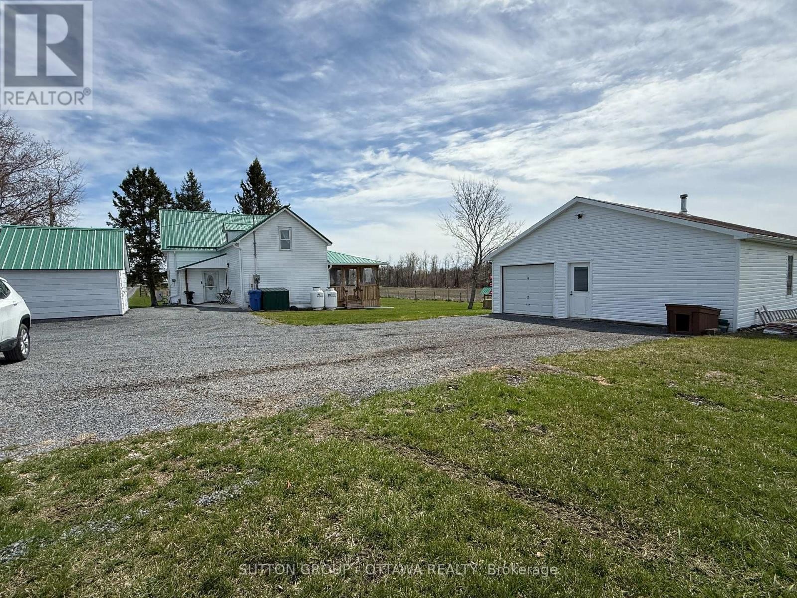 












17389 MCPHAIL ROAD

,
South Stormont,




Ontario
K0C2A0

