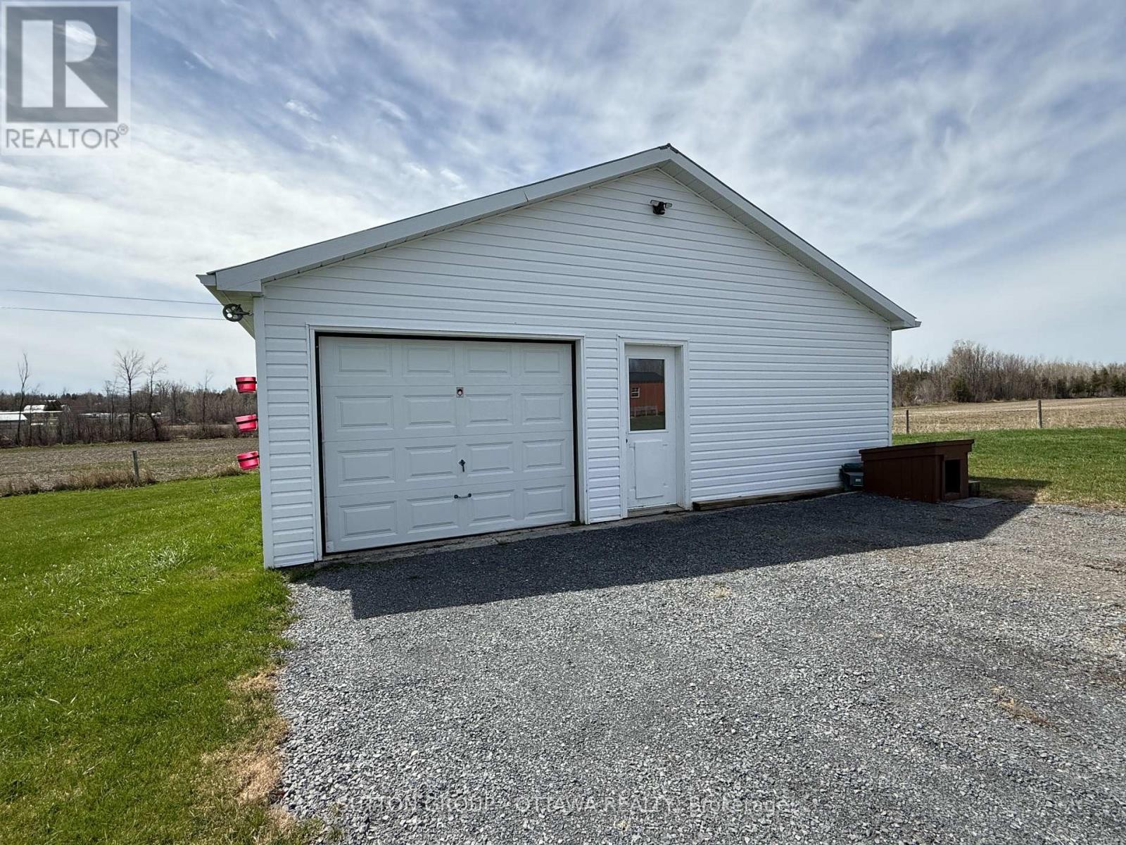 












17389 MCPHAIL ROAD

,
South Stormont,




Ontario
K0C2A0

