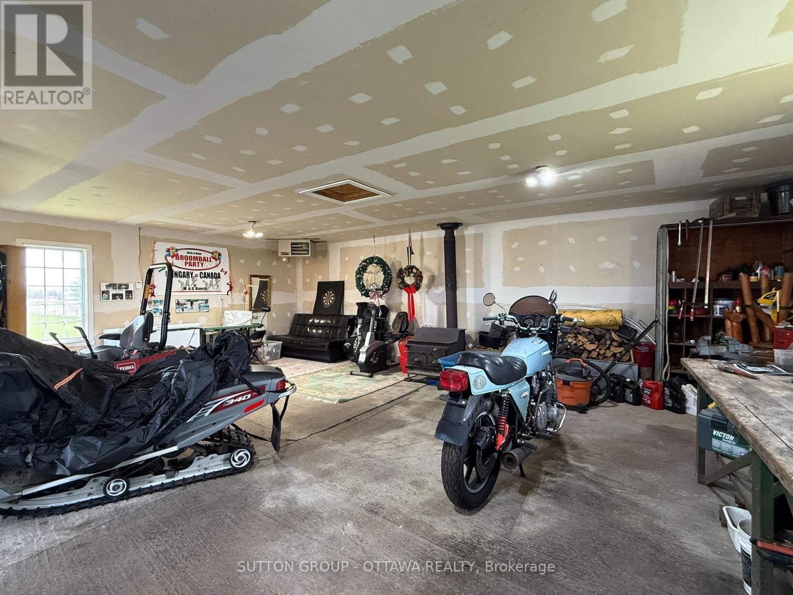 












17389 MCPHAIL ROAD

,
South Stormont,




Ontario
K0C2A0

