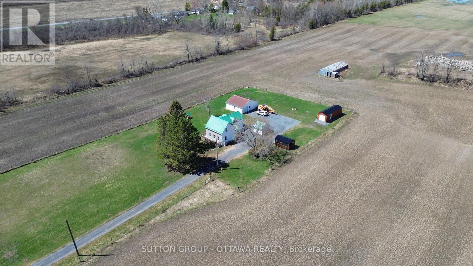 












17389 MCPHAIL ROAD

,
South Stormont,




Ontario
K0C2A0


