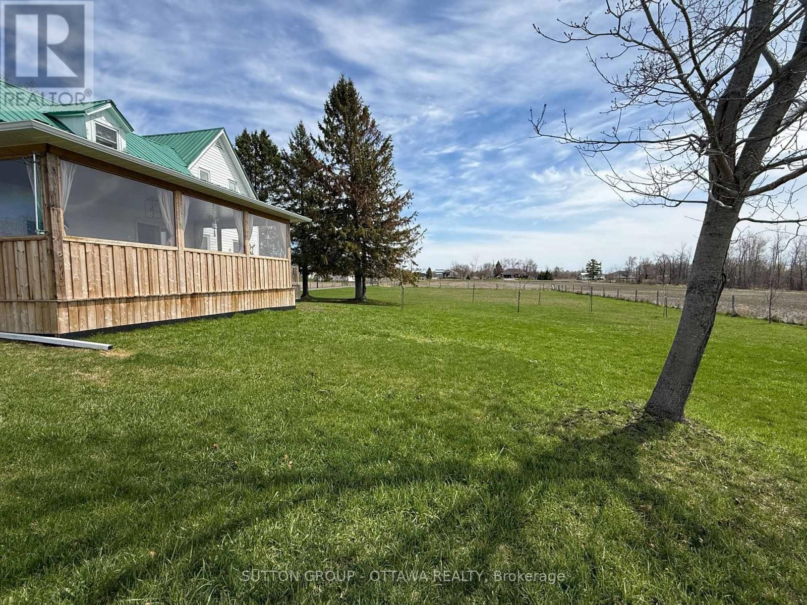 












17389 MCPHAIL ROAD

,
South Stormont,




Ontario
K0C2A0

