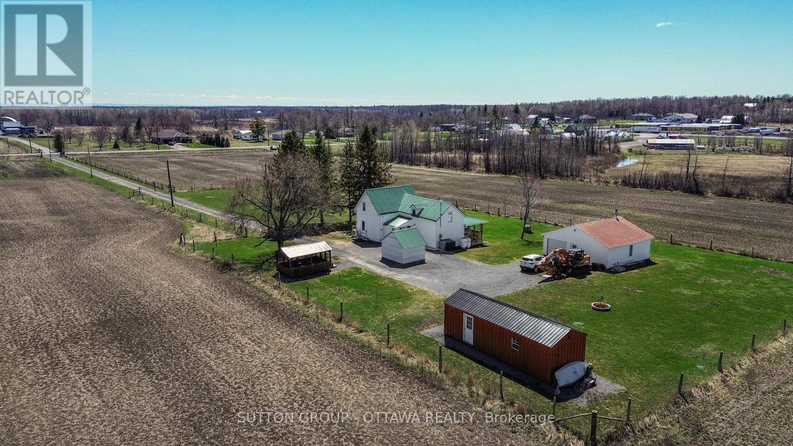 












17389 MCPHAIL ROAD

,
South Stormont,




Ontario
K0C2A0

