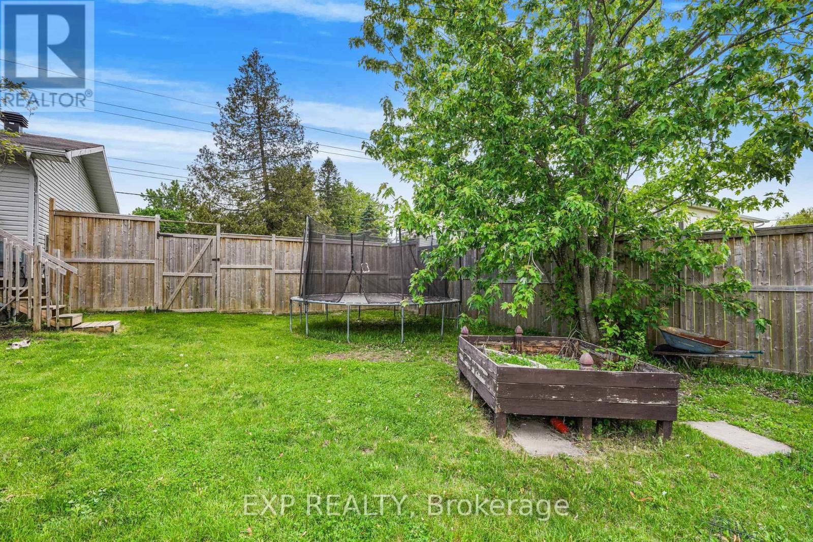 












3545 PRINCIPALE STREET

,
Alfred and Plantagenet,




Ontario
K0A3K0

