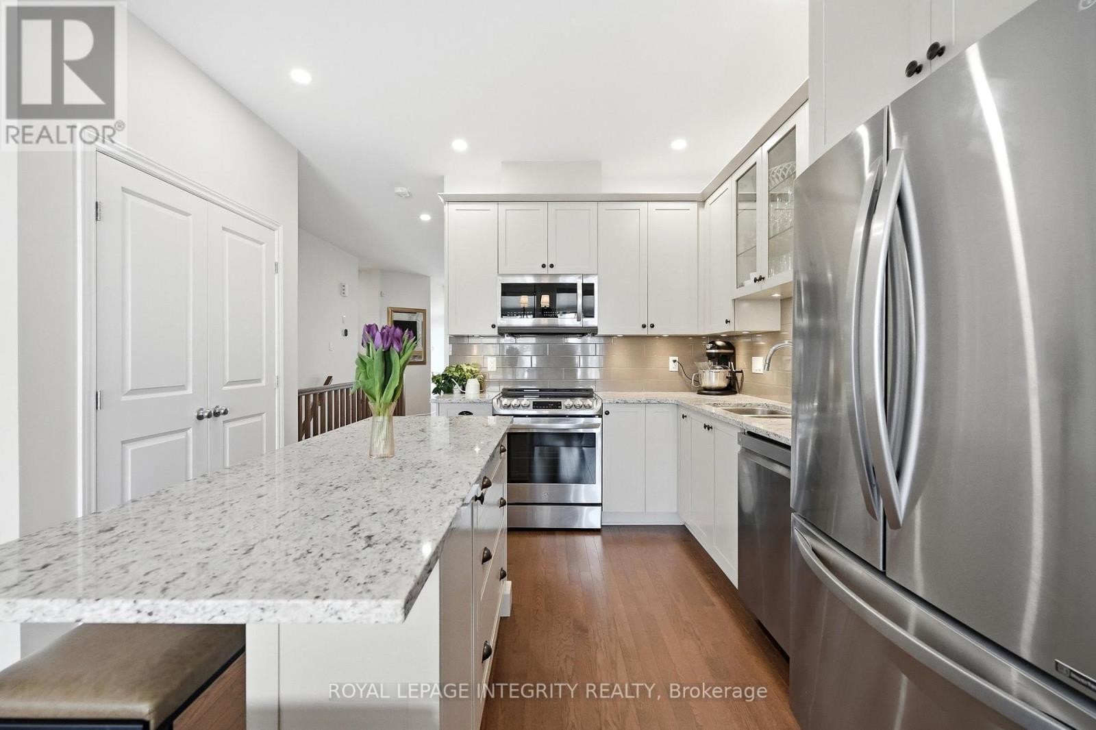 












834 TEWIN CIRCLE

,
Ottawa,




Ontario
K4A1K2

