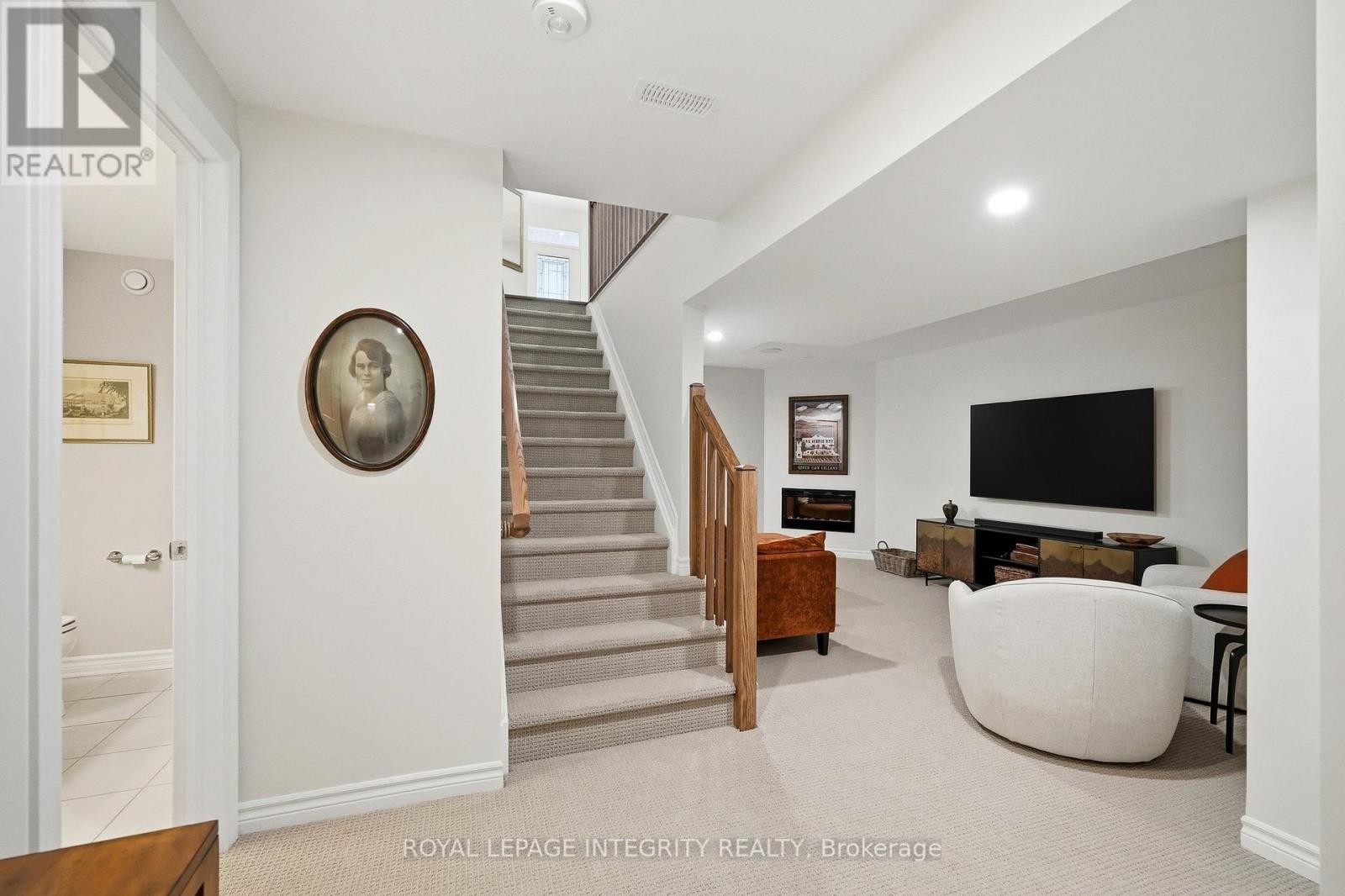 












834 TEWIN CIRCLE

,
Ottawa,




Ontario
K4A1K2

