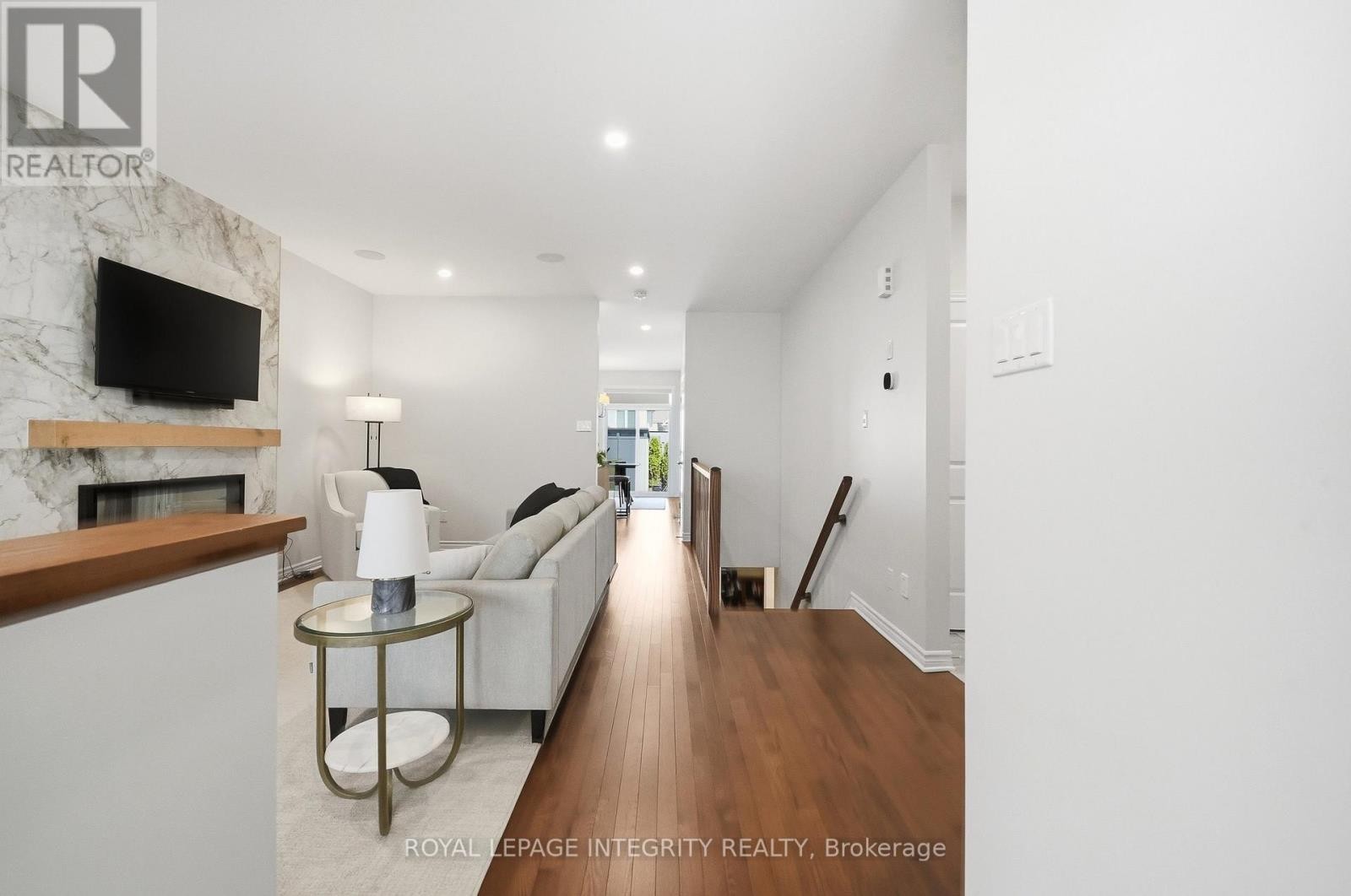 












834 TEWIN CIRCLE

,
Ottawa,




Ontario
K4A1K2

