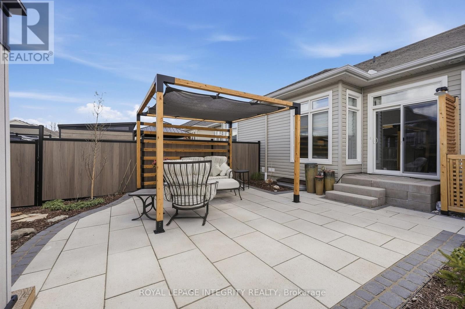 












834 TEWIN CIRCLE

,
Ottawa,




Ontario
K4A1K2

