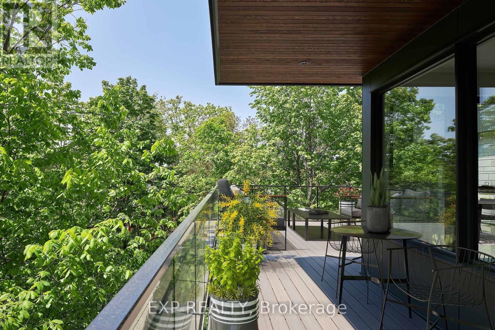 












32 CLOVELLY ROAD

,
Ottawa,




Ontario
K1J6M2

