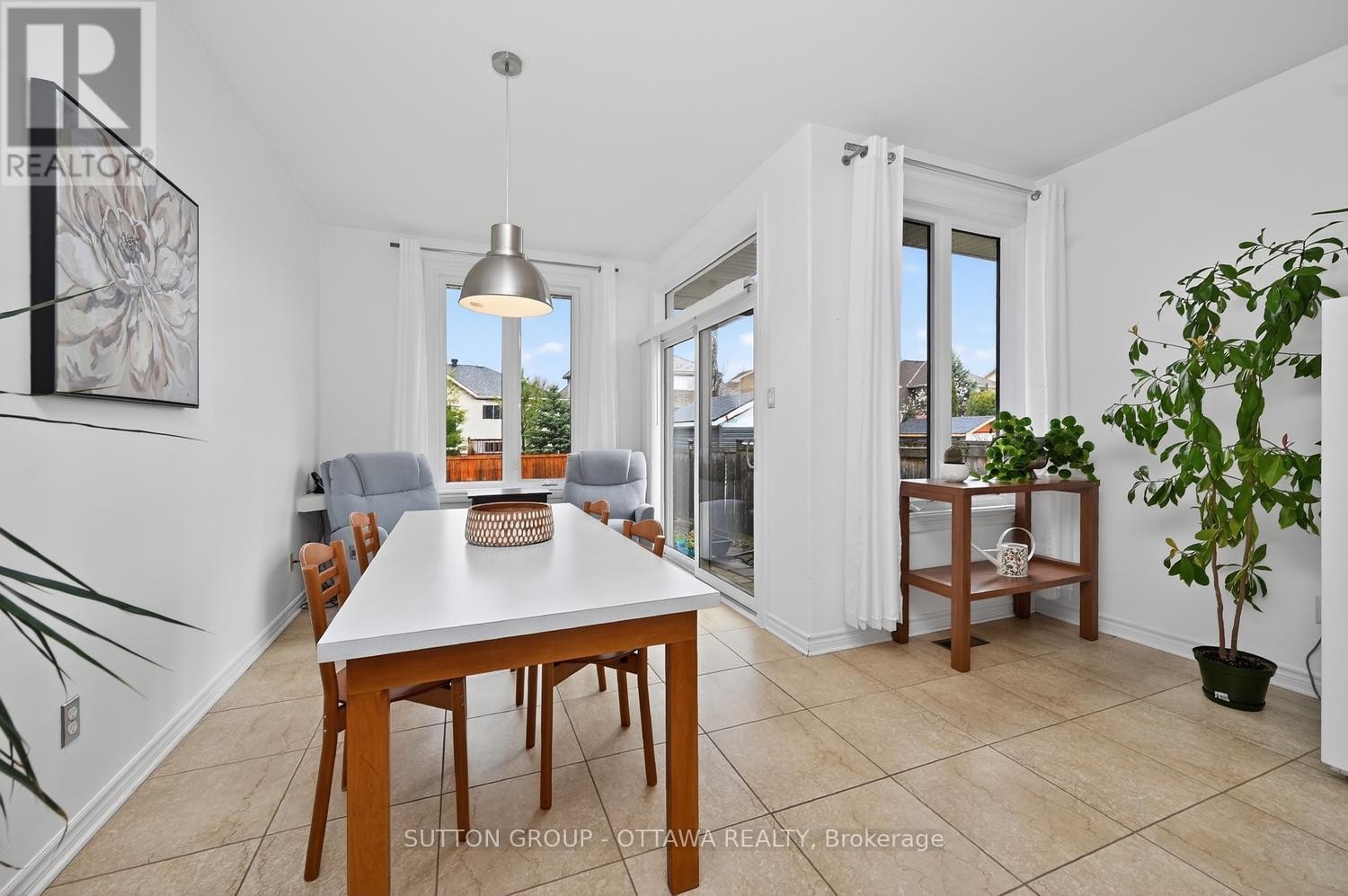 












4070 CANYON WALK DRIVE

,
Ottawa,




Ontario
K1V1W4

