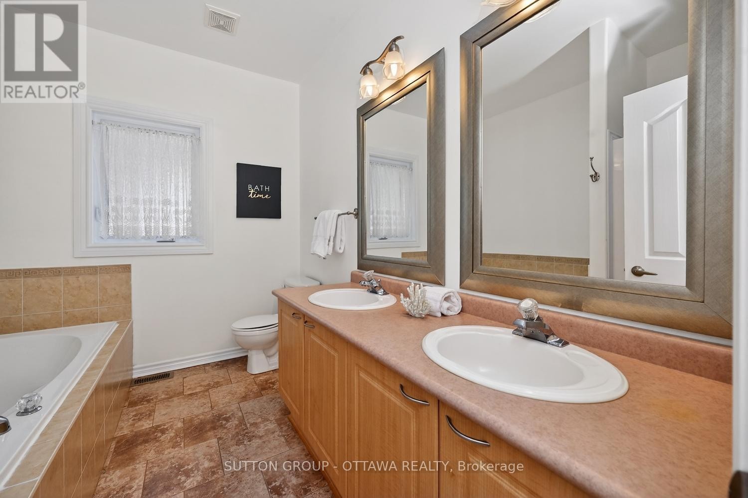 












4070 CANYON WALK DRIVE

,
Ottawa,




Ontario
K1V1W4

