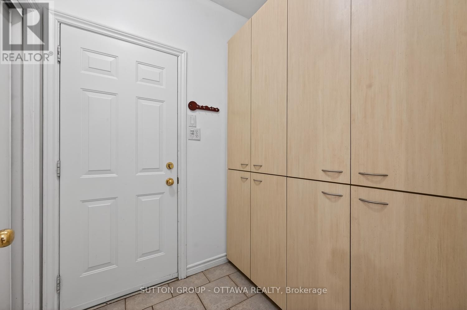 












4070 CANYON WALK DRIVE

,
Ottawa,




Ontario
K1V1W4

