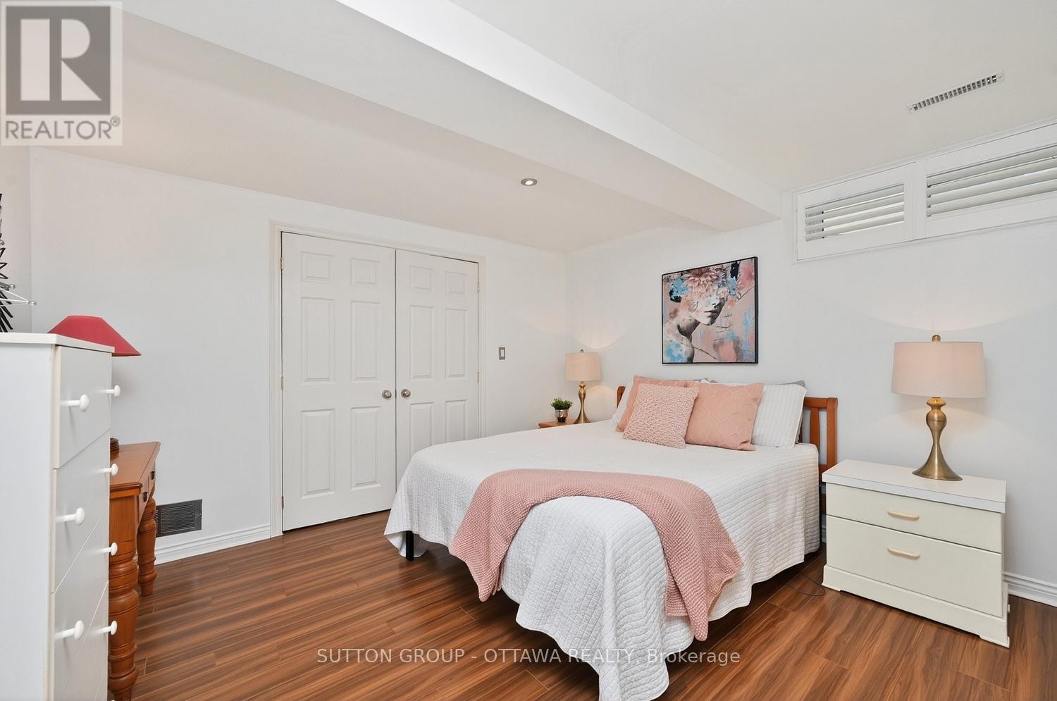 












4070 CANYON WALK DRIVE

,
Ottawa,




Ontario
K1V1W4

