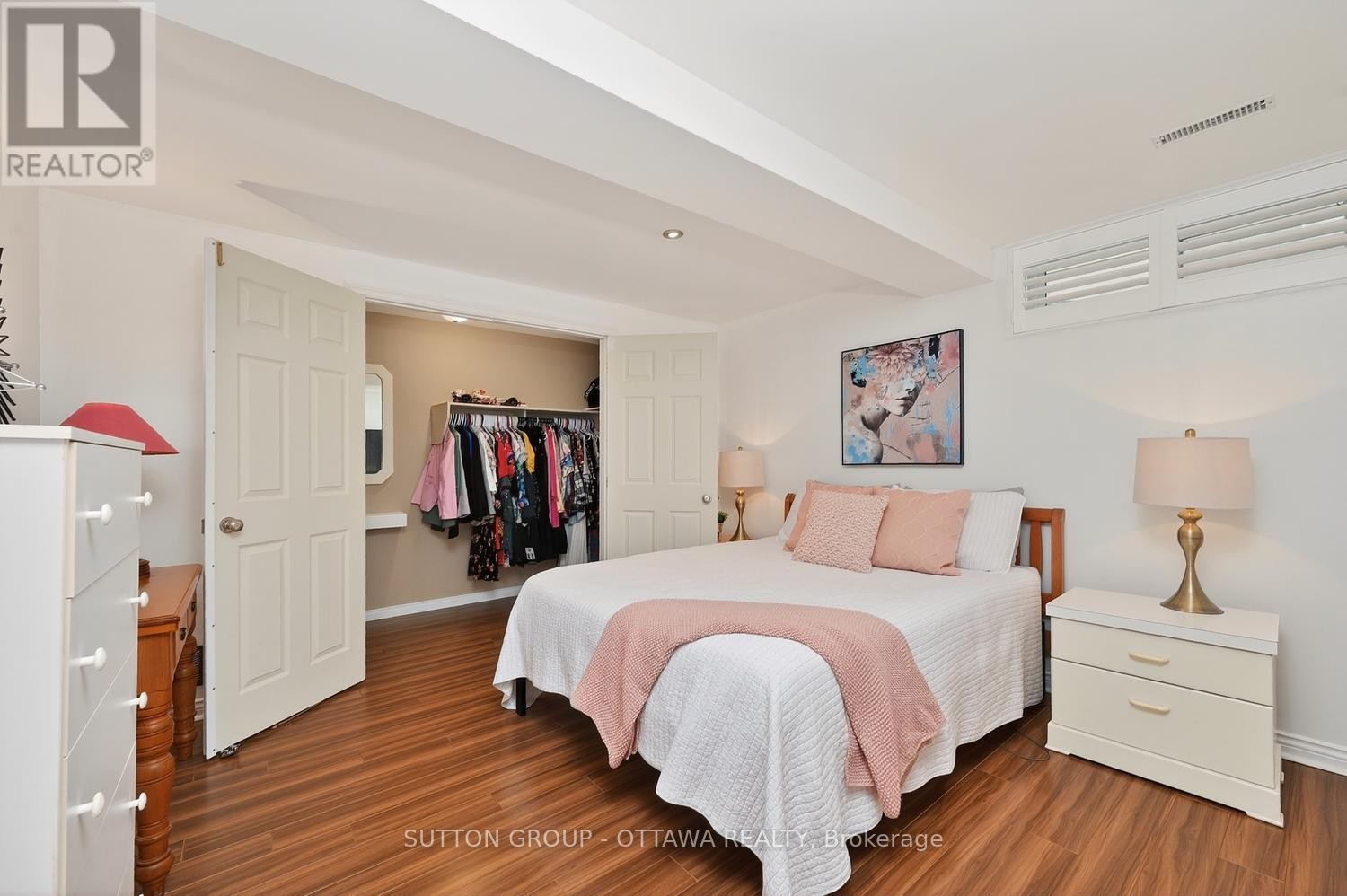 












4070 CANYON WALK DRIVE

,
Ottawa,




Ontario
K1V1W4

