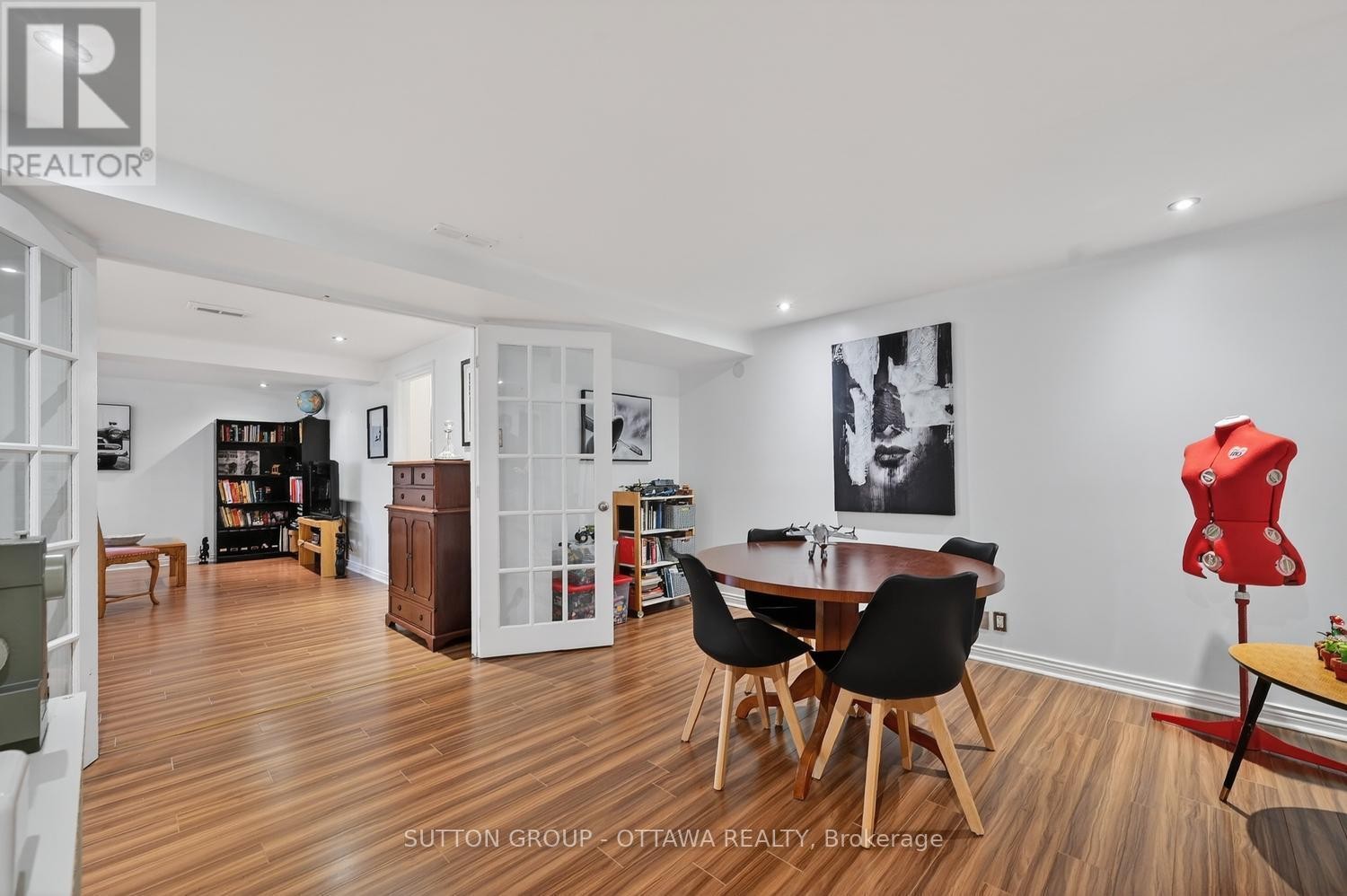 












4070 CANYON WALK DRIVE

,
Ottawa,




Ontario
K1V1W4

