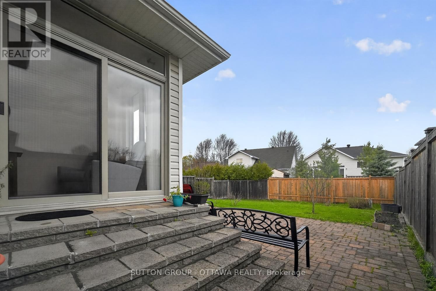 












4070 CANYON WALK DRIVE

,
Ottawa,




Ontario
K1V1W4

