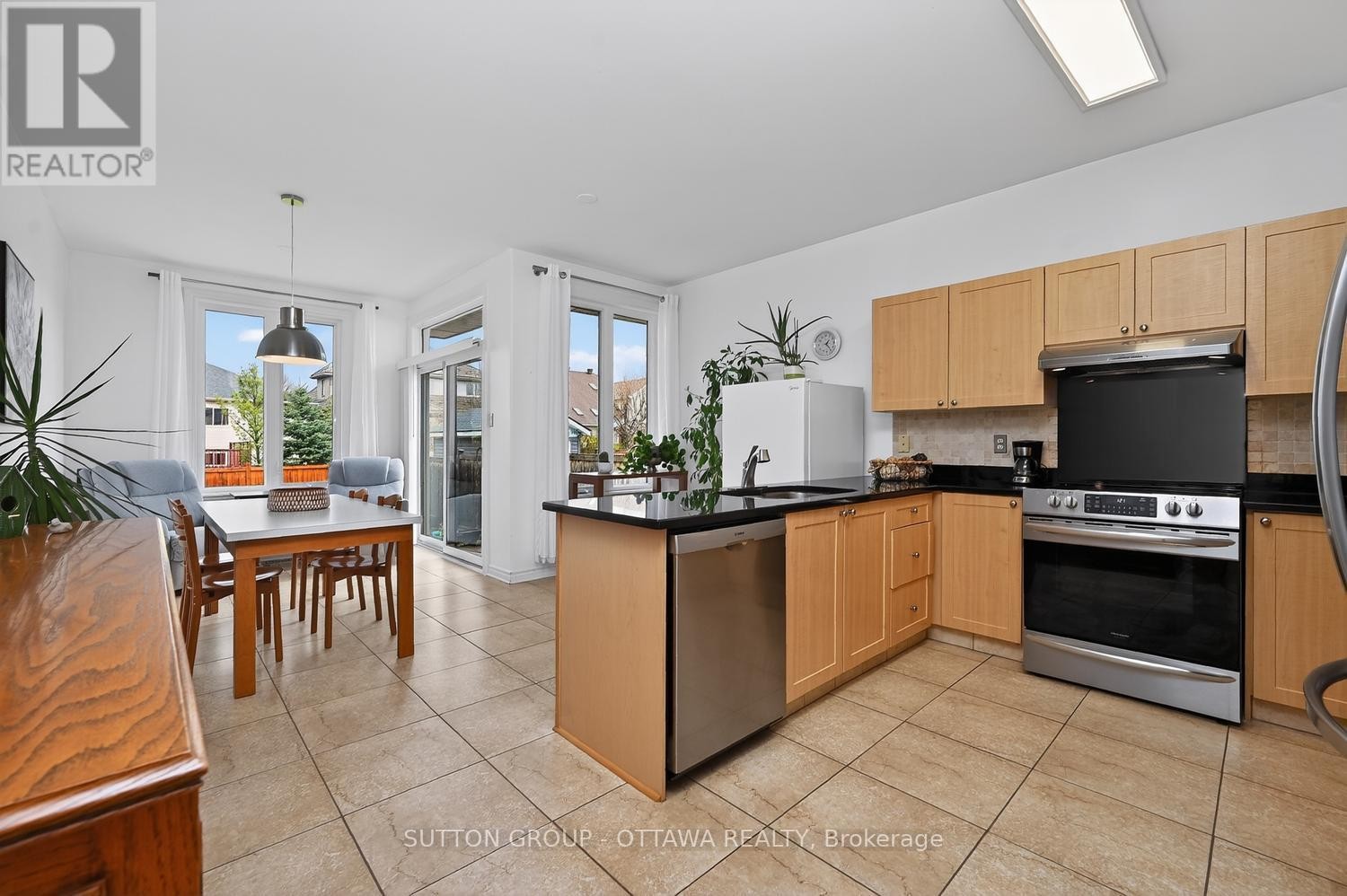 












4070 CANYON WALK DRIVE

,
Ottawa,




Ontario
K1V1W4

